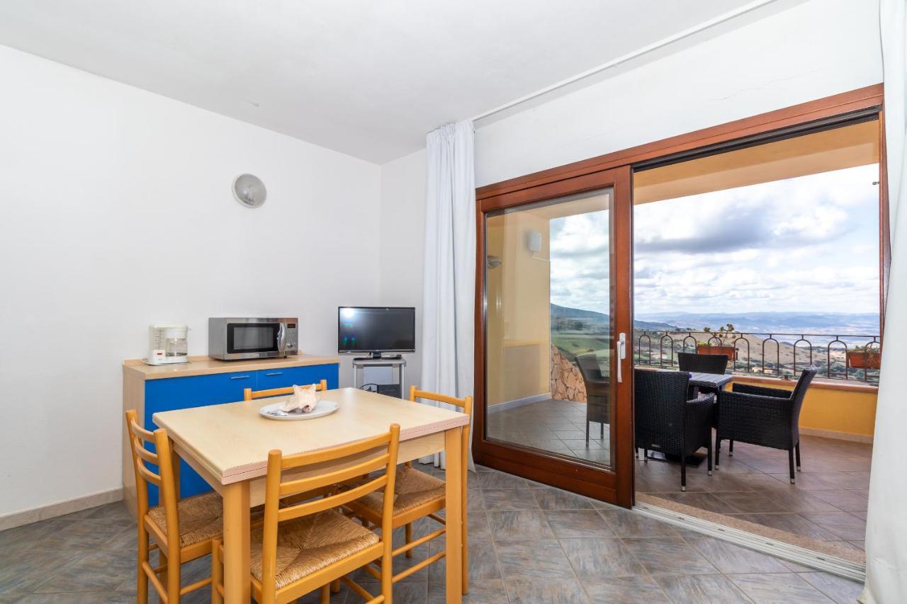 Appartamento Con Piscina 03 Trinità dʼAgultu Εξωτερικό φωτογραφία